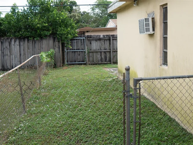 16101 NW 28th Ct, Miami Gardens FL 33054