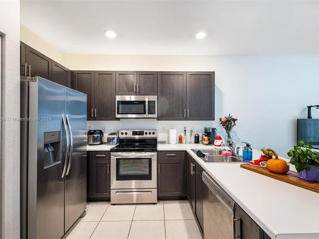 2681 SE 12th St, Homestead FL 33035