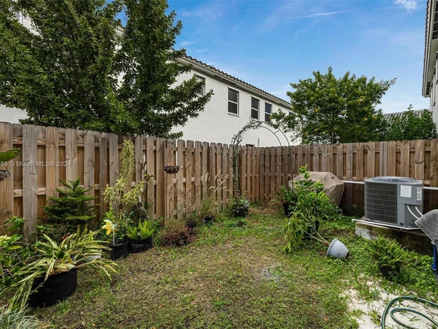 2681 SE 12th St, Homestead FL 33035