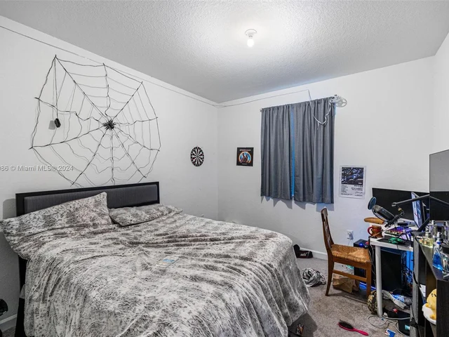 2681 SE 12th St, Homestead FL 33035