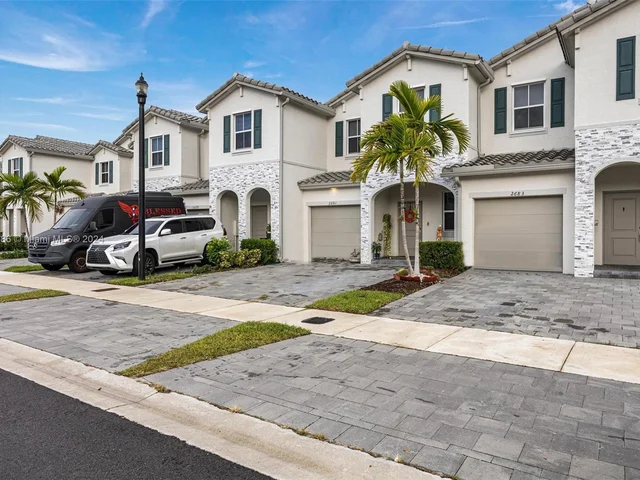 2681 SE 12th St, Homestead FL 33035