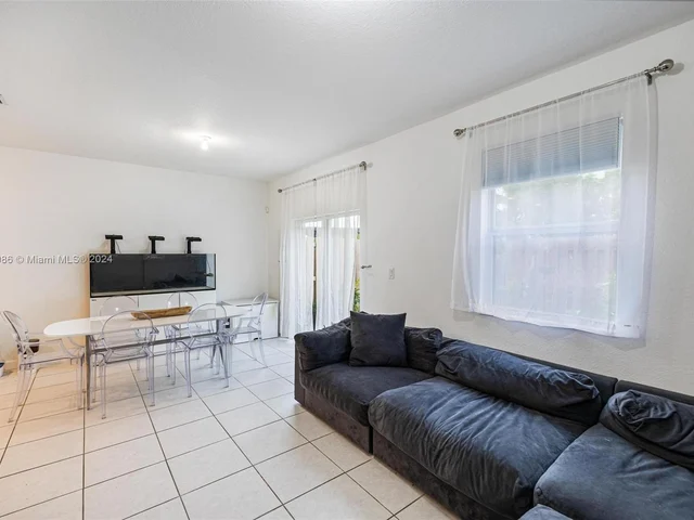 2681 SE 12th St, Homestead FL 33035