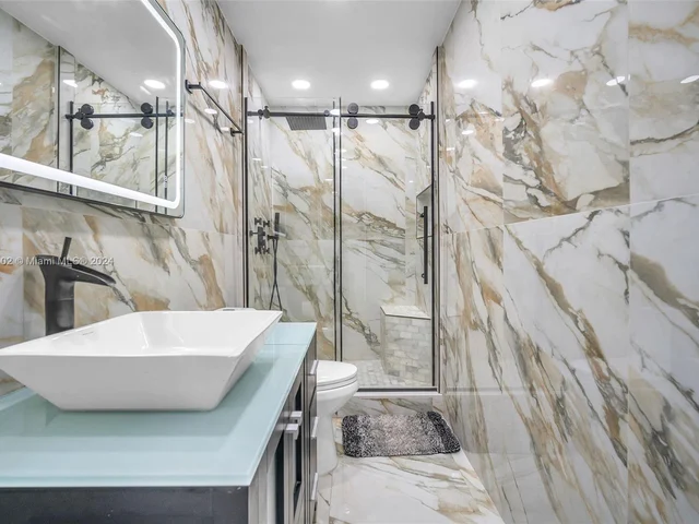 6195 Plunkett St, Hollywood FL 33023