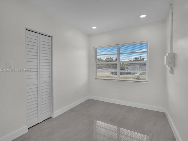 6195 Plunkett St, Hollywood FL 33023