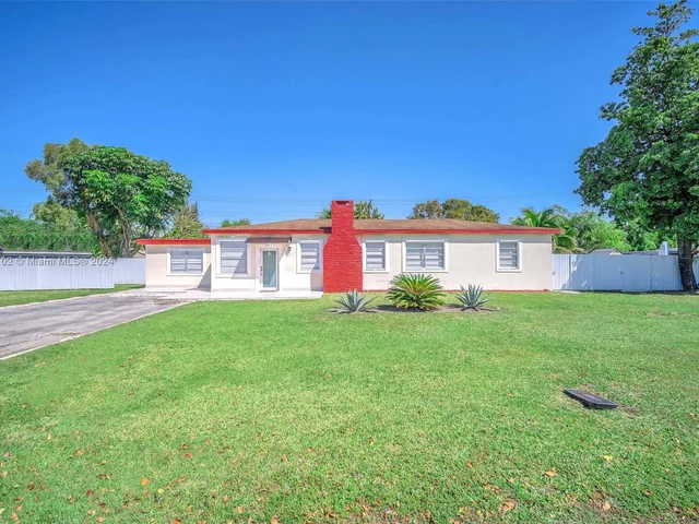 6195 Plunkett St, Hollywood FL 33023