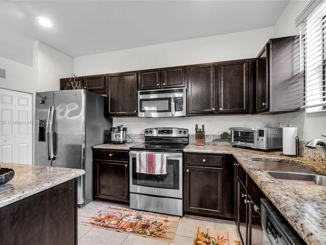 15405 SW 173rd St, Miami FL 33187