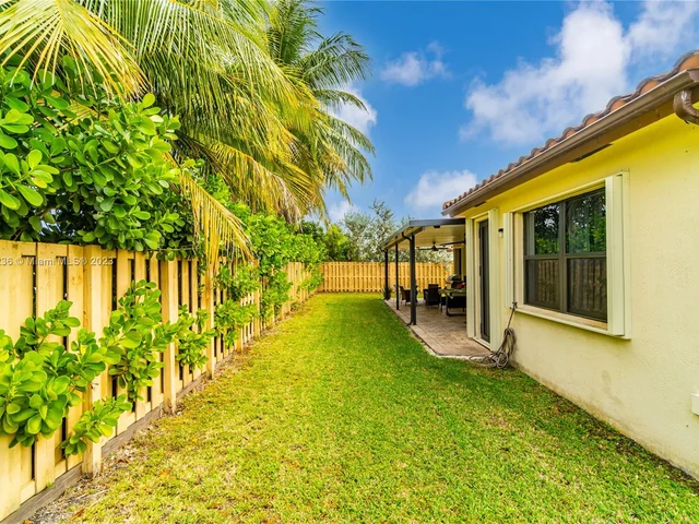 15405 SW 173rd St, Miami FL 33187