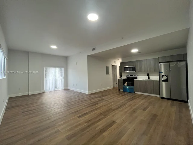 1021 NW 1st St # 6, Miami FL 33128