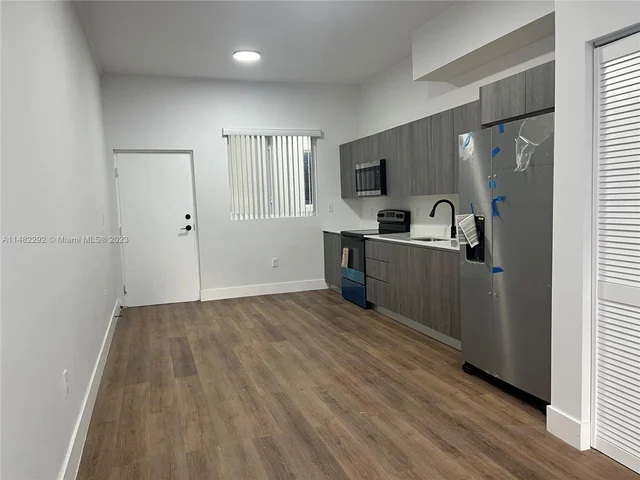 1021 NW 1st St # 6, Miami FL 33128