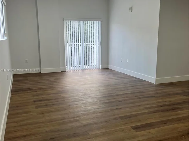 1021 NW 1st St # 6, Miami FL 33128