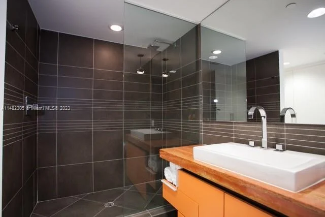 2155 Washington Ct # 110, Miami Beach FL 33139