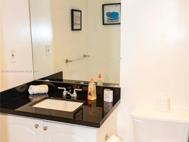 3801 S Ocean Dr # 11M, Hollywood FL 33019