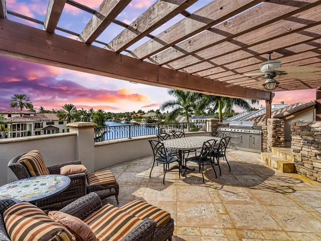 3201 NE 27th Ave, Lighthouse Point FL 33064