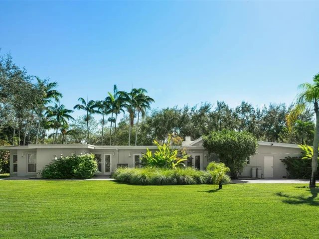 12510 Moss Ranch Rd, Pinecrest FL 33156