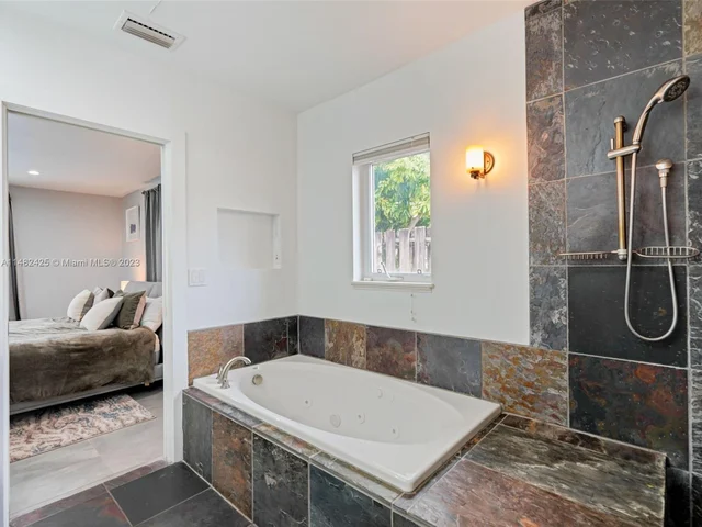 1919 NE 21st St, Fort Lauderdale FL 33305