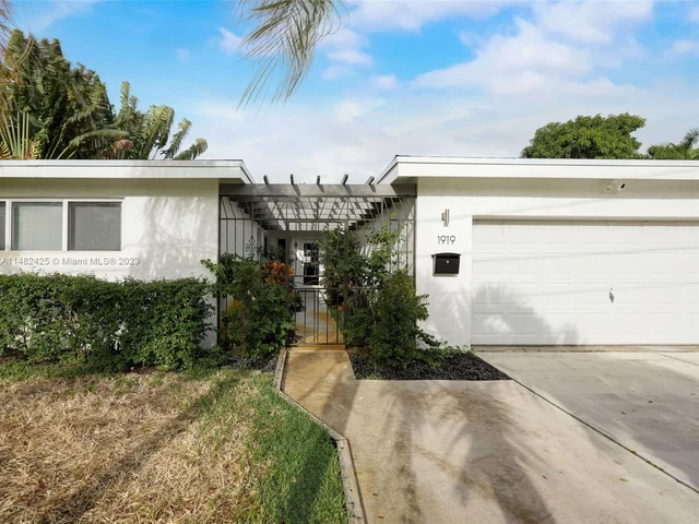 1919 NE 21st St, Fort Lauderdale FL 33305