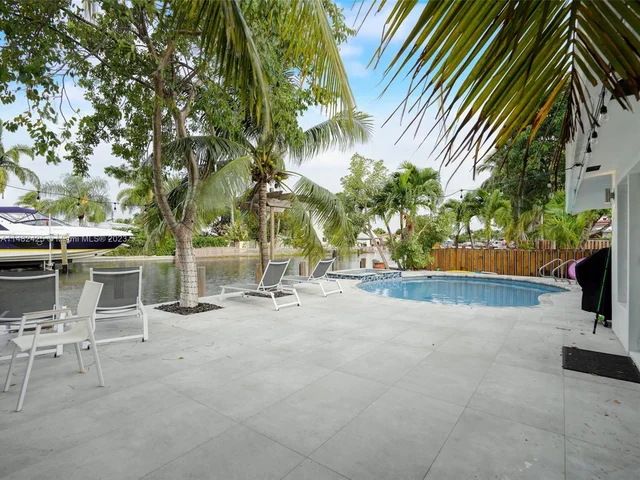 1919 NE 21st St, Fort Lauderdale FL 33305