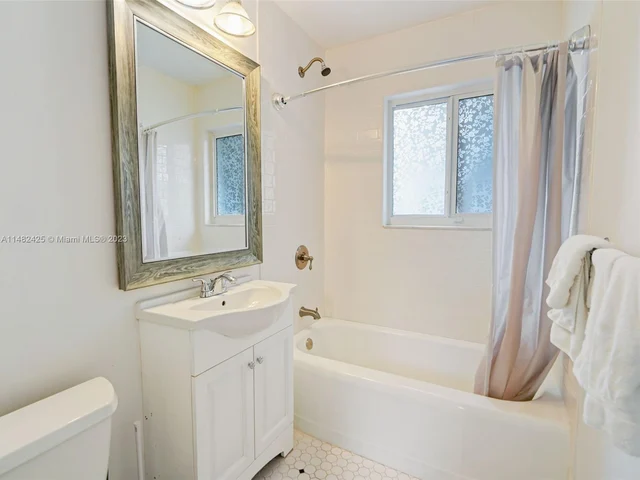 1919 NE 21st St, Fort Lauderdale FL 33305