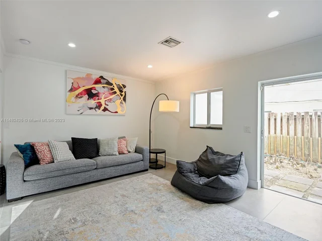 1919 NE 21st St, Fort Lauderdale FL 33305