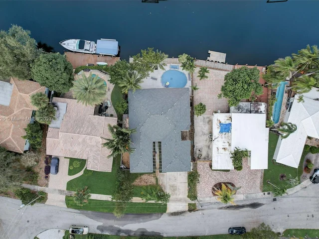 1919 NE 21st St, Fort Lauderdale FL 33305