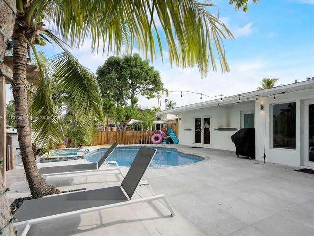 1919 NE 21st St, Fort Lauderdale FL 33305