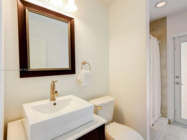 1919 NE 21st St, Fort Lauderdale FL 33305