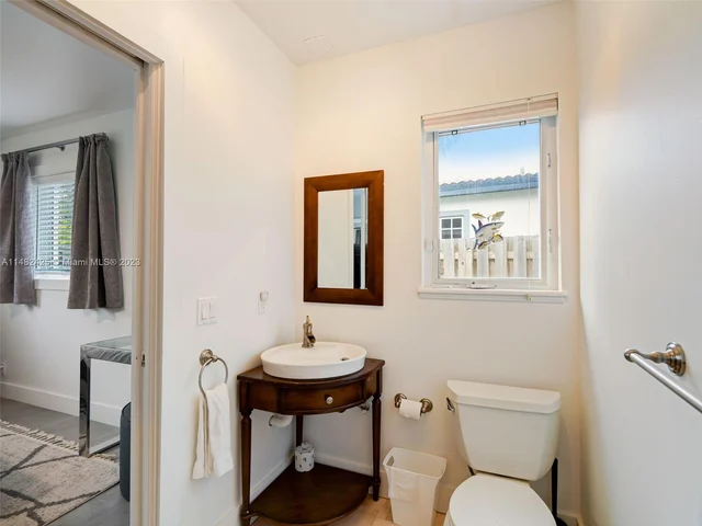 1919 NE 21st St, Fort Lauderdale FL 33305