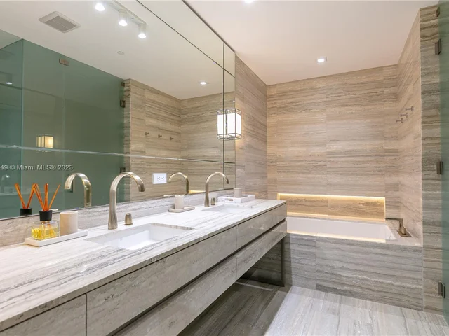 18975 Collins Ave # 1803, Sunny Isles Beach FL 33160