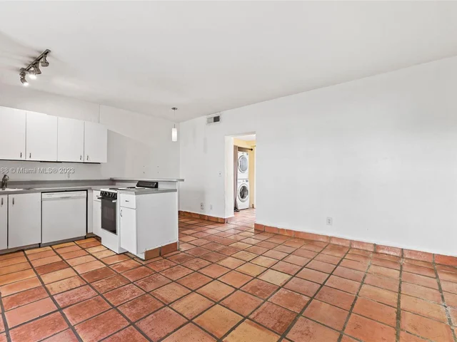 900 Meridian Ave # 103, Miami Beach FL 33139