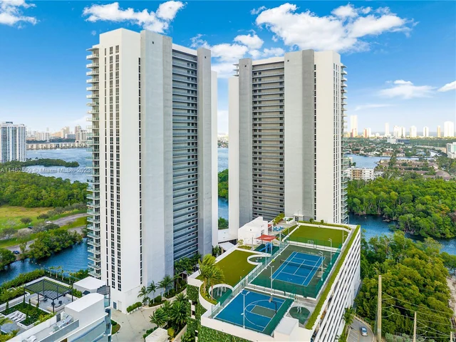 16385 Biscayne Blvd # 2207, North Miami Beach FL 33160