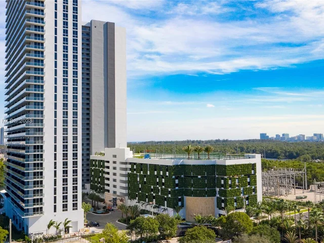 16385 Biscayne Blvd # 2207, North Miami Beach FL 33160