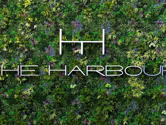 16385 Biscayne Blvd # 2207, North Miami Beach FL 33160