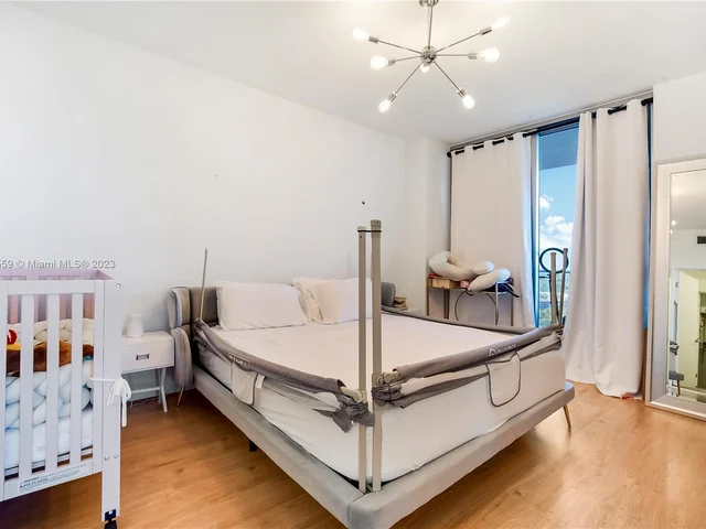 16385 Biscayne Blvd # 2207, North Miami Beach FL 33160