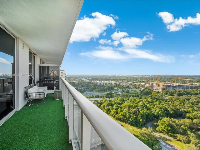 16385 Biscayne Blvd # 2207, North Miami Beach FL 33160