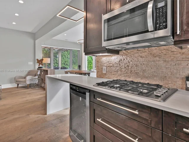 1443 Lenox Ave, Miami Beach FL 33139