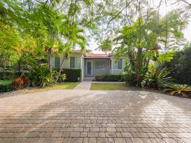 1443 Lenox Ave, Miami Beach FL 33139