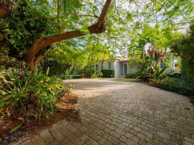 1443 Lenox Ave, Miami Beach FL 33139