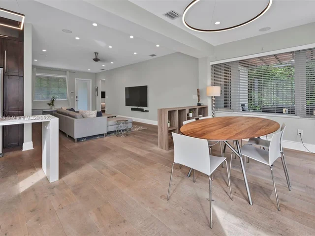 1443 Lenox Ave, Miami Beach FL 33139