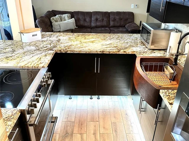 9441 Live Oak Pl # 103, Davie FL 33324