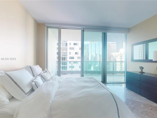 1331 Brickell Bay Dr # 2105, Miami FL 33131