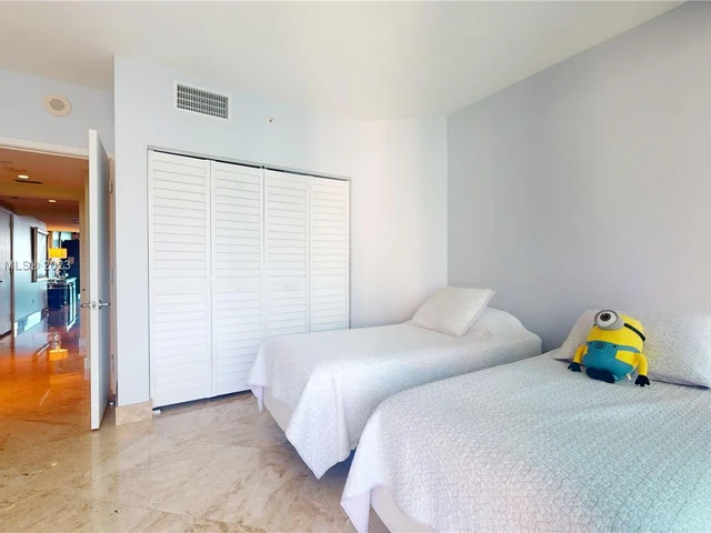 1331 Brickell Bay Dr # 2105, Miami FL 33131