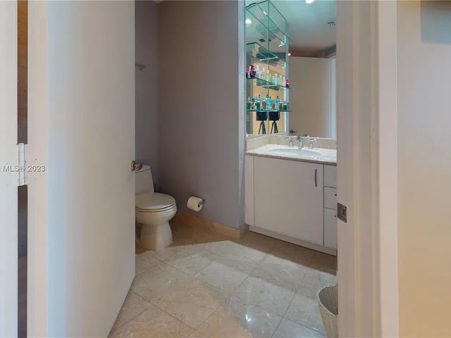 1331 Brickell Bay Dr # 2105, Miami FL 33131