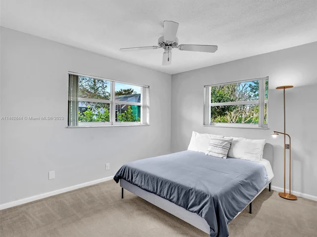 4000 NW 103rd Dr, Coral Springs FL 33065