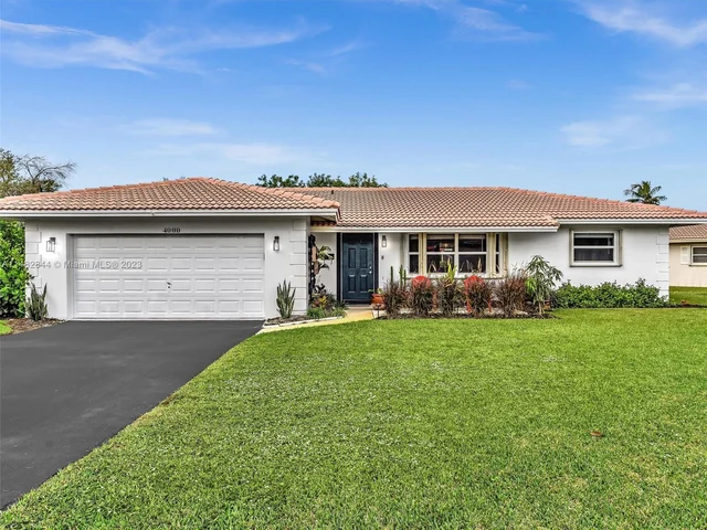 4000 NW 103rd Dr, Coral Springs FL 33065