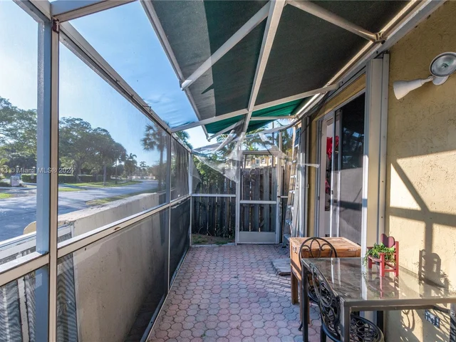 789 NE 195th St # 789, Miami FL 33179