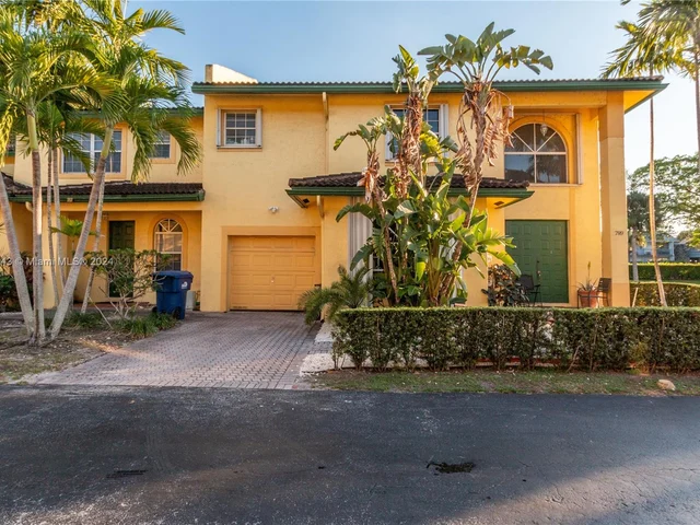 789 NE 195th St # 789, Miami FL 33179