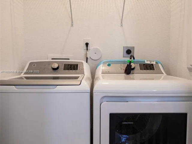 1373 SE 26th Rd, Homestead FL 33035