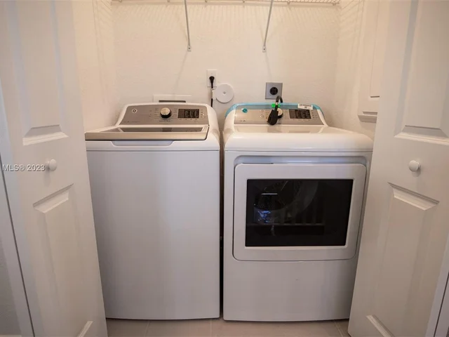 1373 SE 26th Rd, Homestead FL 33035