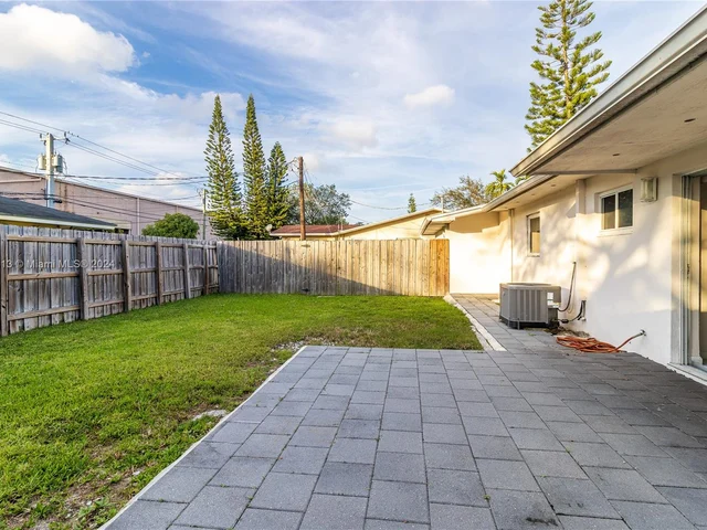 11940 SW 81st Rd # 1, Pinecrest FL 33156