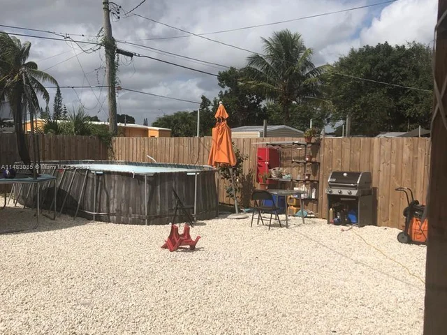 16000 NW 20th Ave, Miami Gardens FL 33054